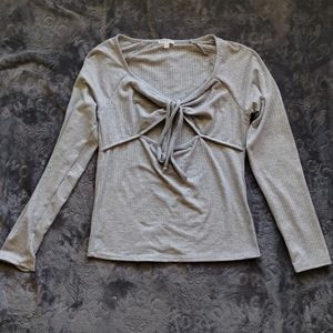 Earthbound keyhole cutout long sleeve gray shirt XXL